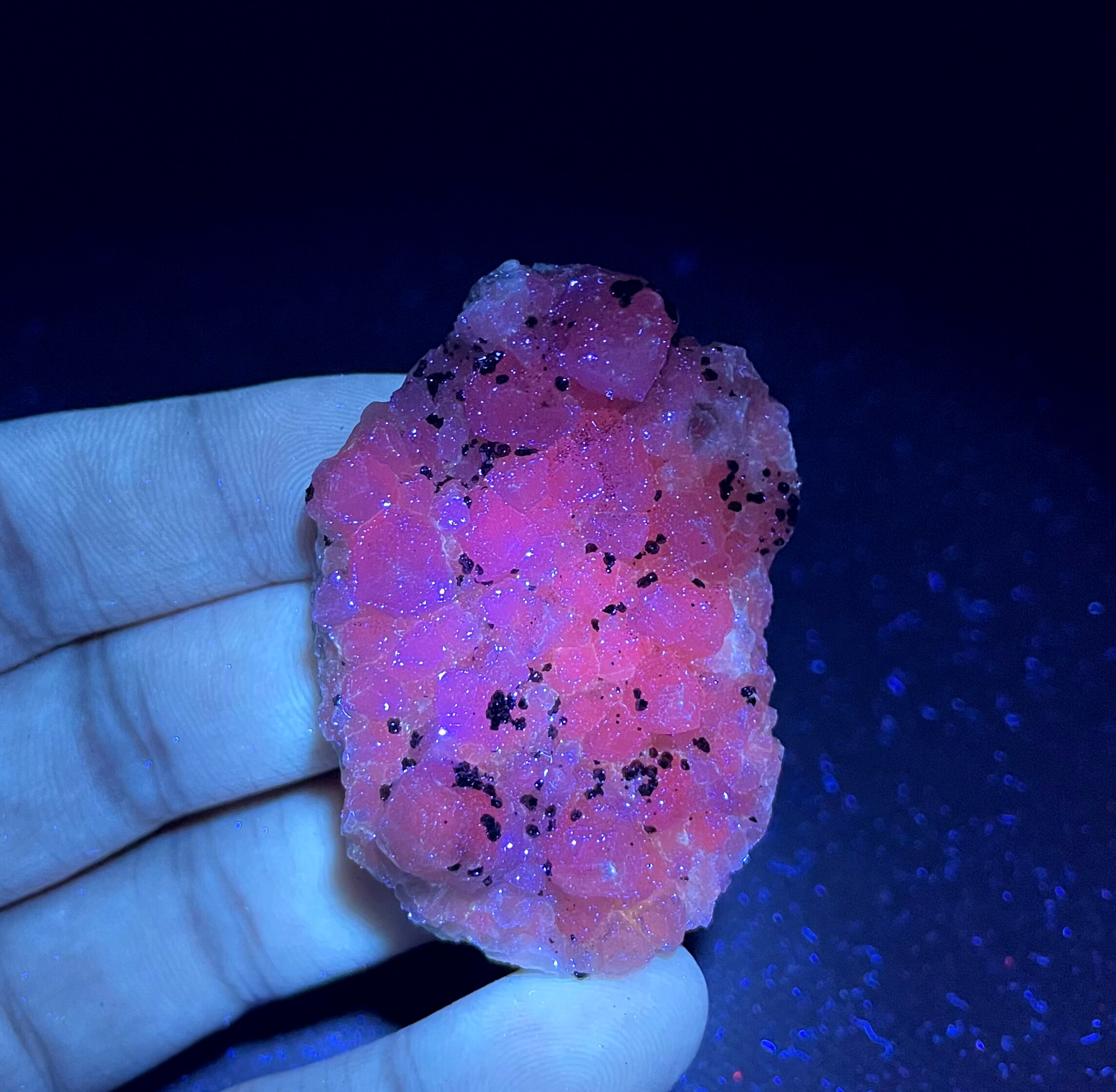 &iexcl;Lo mejor! 100% piedras fluorescentes naturales de calcita y pirita, symbiosis, esp&eacute;cimen mineral, cristales curativos, cuarzo