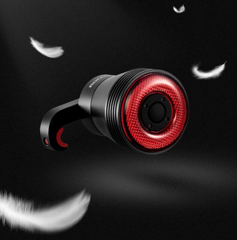 ROCKBROS bicicleta inteligente Auto freno detecci&oacute;n luz IPx6 impermeable LED carga ciclismo luz trasera bicicleta luz trasera accesorios Q5