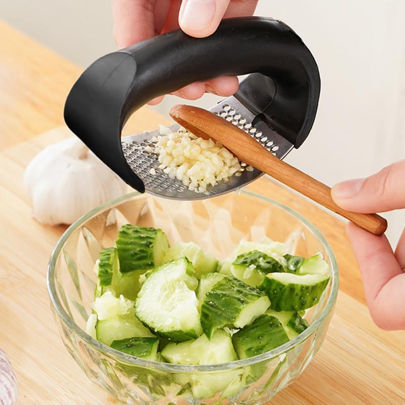 Prensas de ajo de acero inoxidable, 1 piezas, picadora Manual de ajo, herramientas curvas para frutas y verduras, utensilios de cocina para el hogar