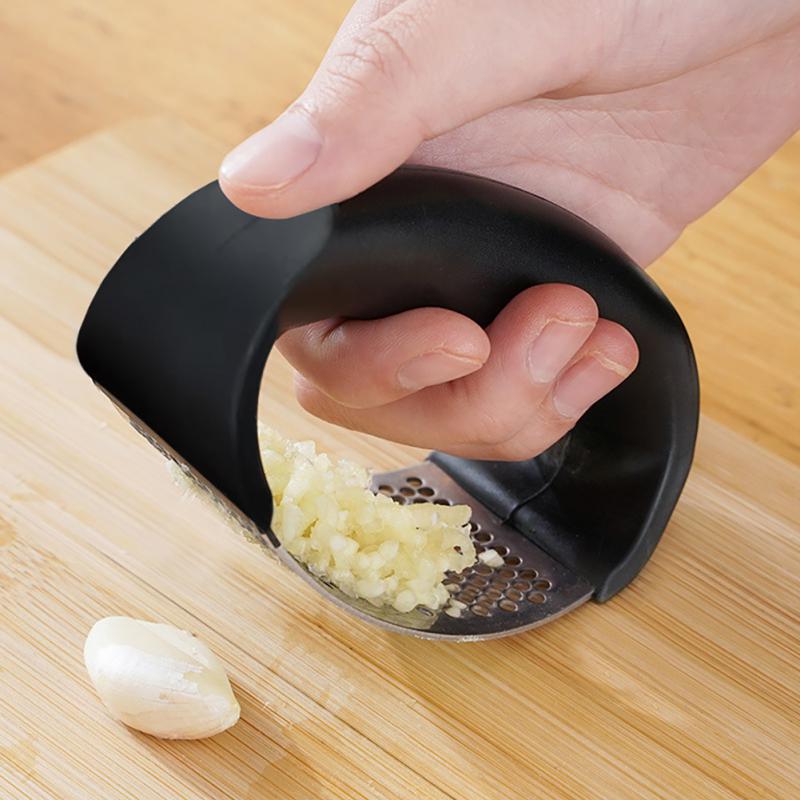 Prensas de ajo de acero inoxidable, 1 piezas, picadora Manual de ajo, herramientas curvas para frutas y verduras, utensilios de cocina para el hogar