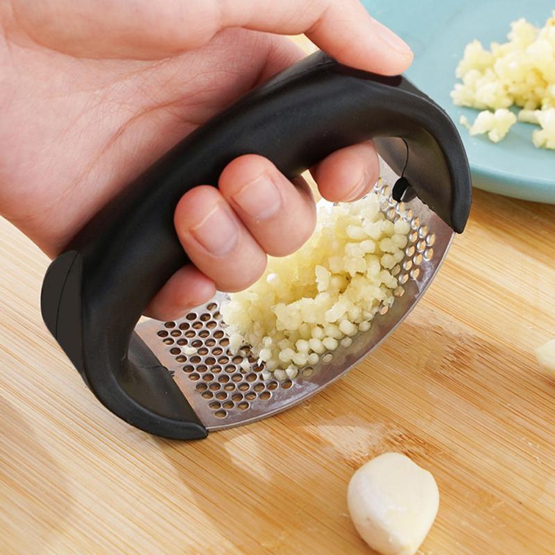 Prensas de ajo de acero inoxidable, 1 piezas, picadora Manual de ajo, herramientas curvas para frutas y verduras, utensilios de cocina para el hogar
